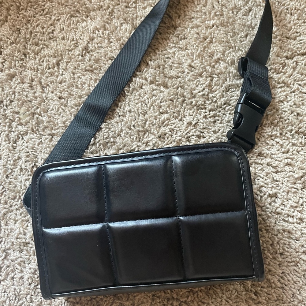 Amanda Uprichard New York Belt Bag, LE Sac Banane in gently used condition